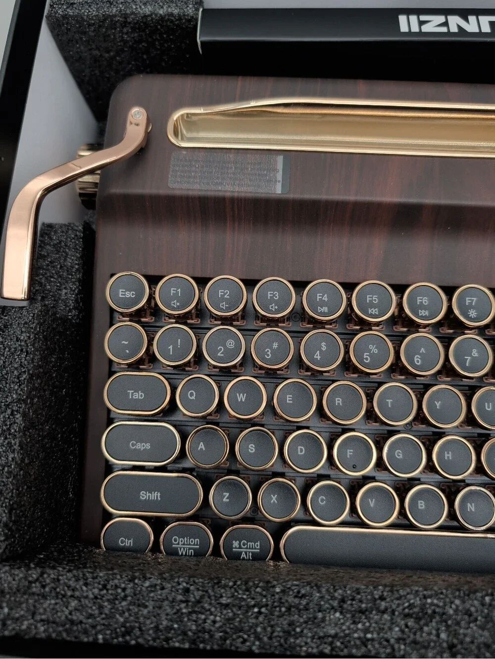 YunZii Retro Mechanical Bluetooth Keyboard with Wood Finish and Round Keycaps
